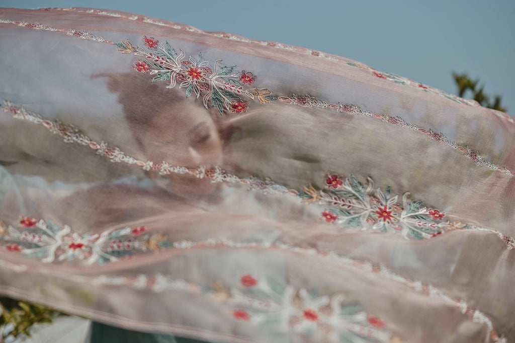 Adina Dupatta