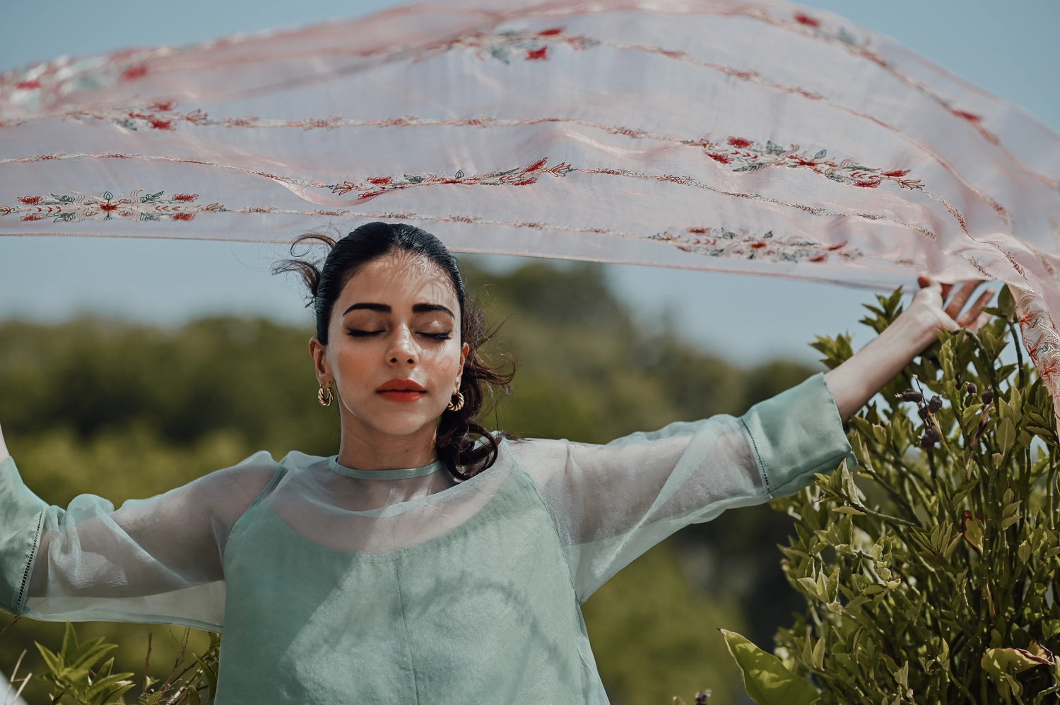 Adina Dupatta